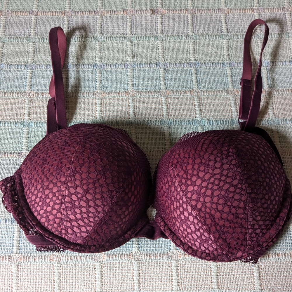 Victoria's Secret Purple Padded Bra with Textured Design